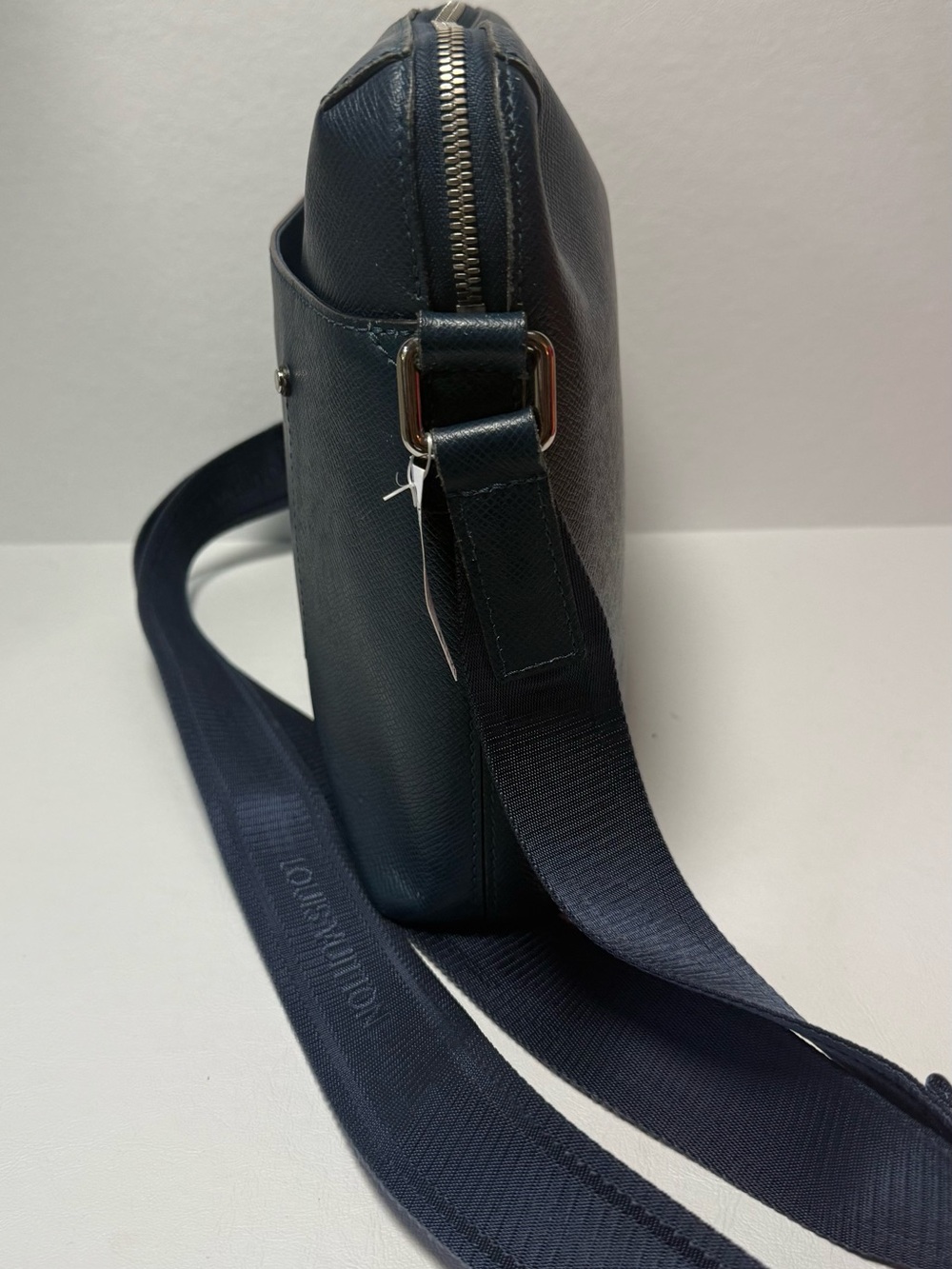 Louis Vuitton 2015 Navy Taiga Grigori Unisex Messenger Crossbody Bag - Picture 5 of 8